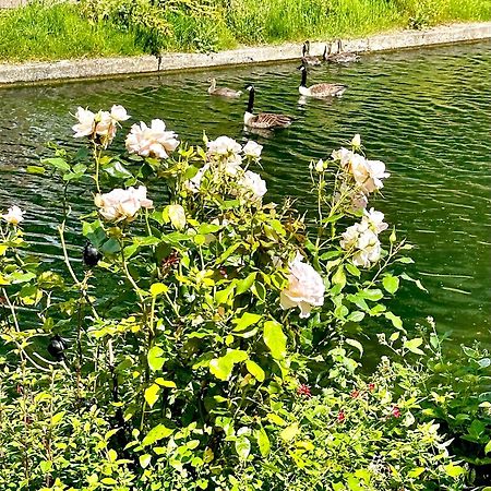 Amazing Location - City Of London- 2 Bedroom Stunning Canal View House With Private Garden,Parking & Balcony Kültér fotó