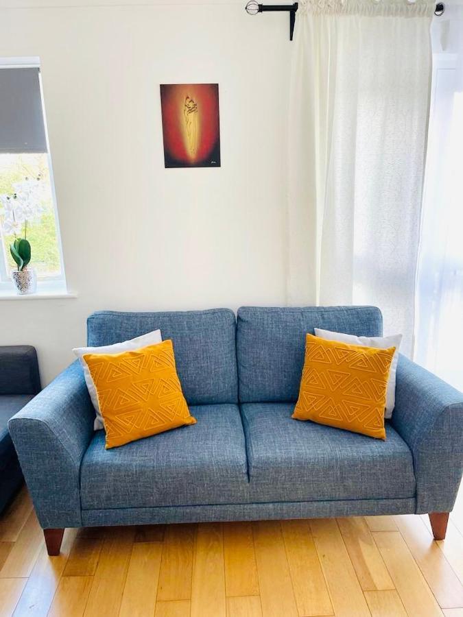 Amazing Location - City Of London- 2 Bedroom Stunning Canal View House With Private Garden,Parking & Balcony Kültér fotó
