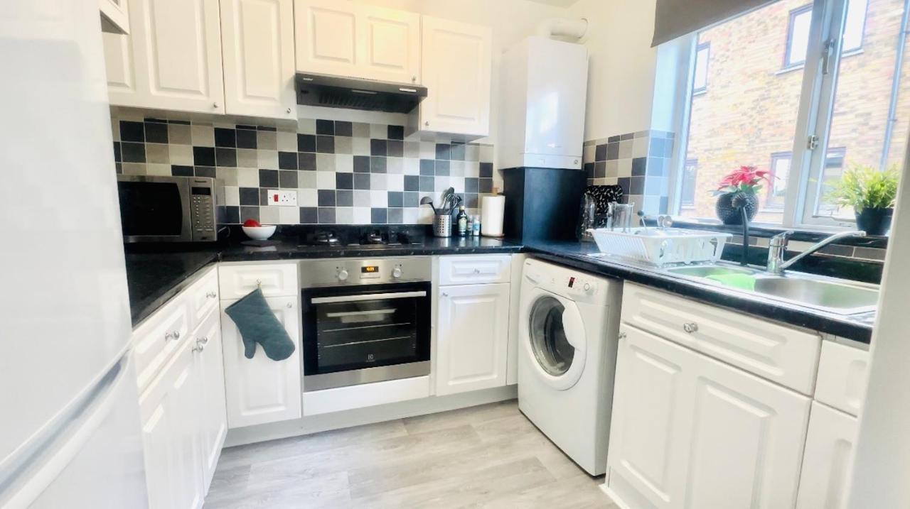 Amazing Location - City Of London- 2 Bedroom Stunning Canal View House With Private Garden,Parking & Balcony Kültér fotó