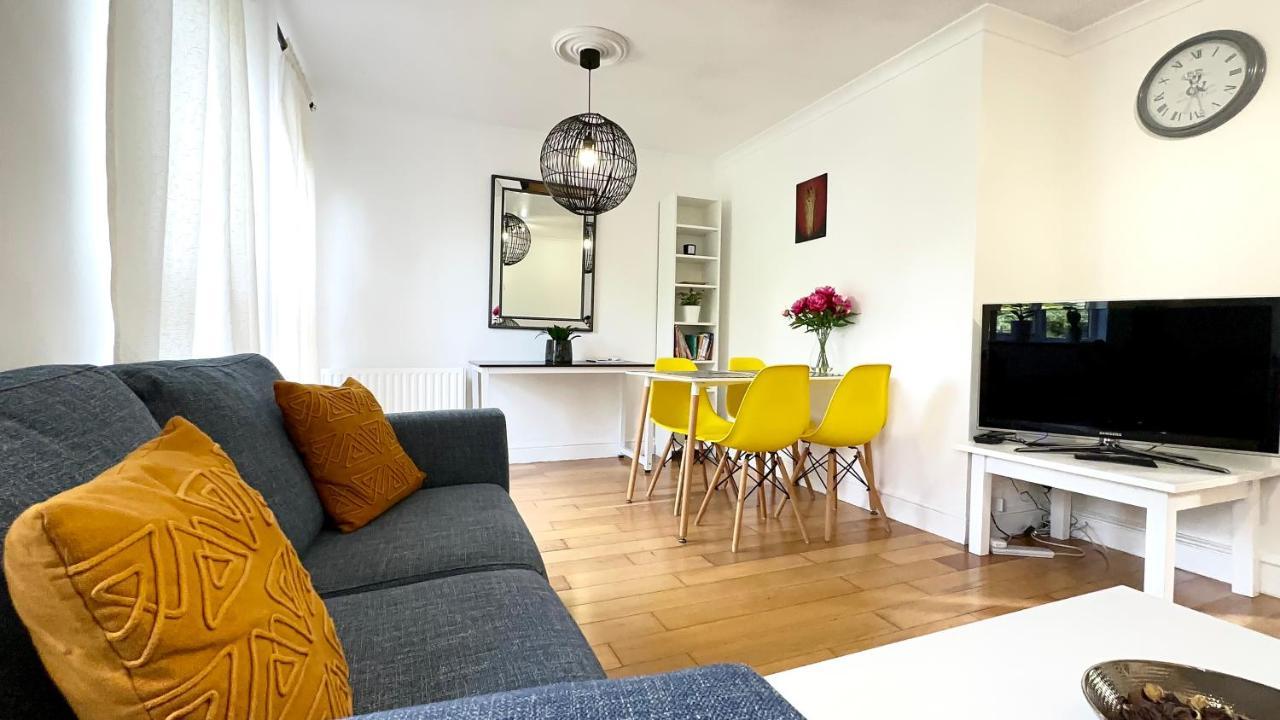 Amazing Location - City Of London- 2 Bedroom Stunning Canal View House With Private Garden,Parking & Balcony Kültér fotó