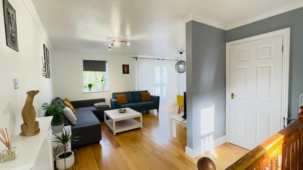 Amazing Location - City Of London- 2 Bedroom Stunning Canal View House With Private Garden,Parking & Balcony Kültér fotó