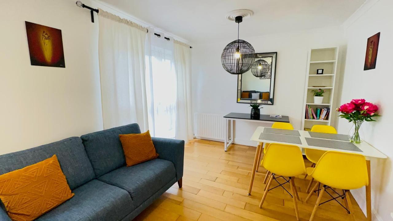 Amazing Location - City Of London- 2 Bedroom Stunning Canal View House With Private Garden,Parking & Balcony Kültér fotó