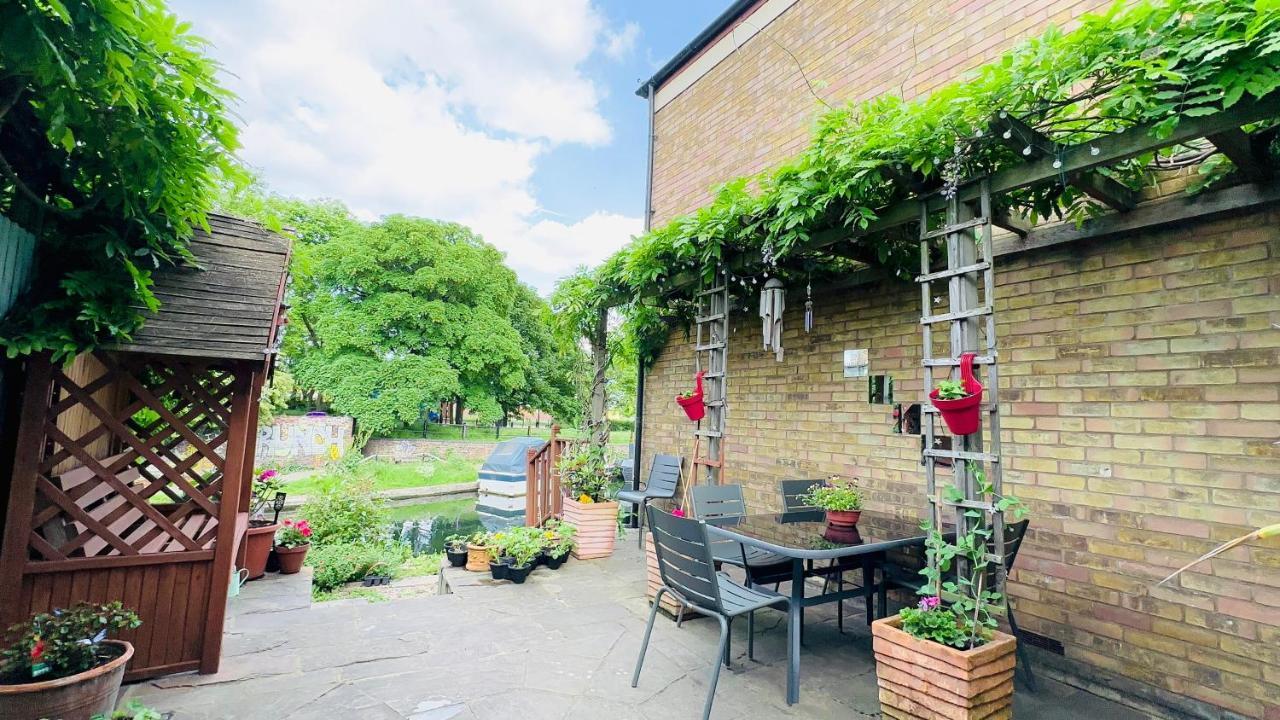 Amazing Location - City Of London- 2 Bedroom Stunning Canal View House With Private Garden,Parking & Balcony Kültér fotó