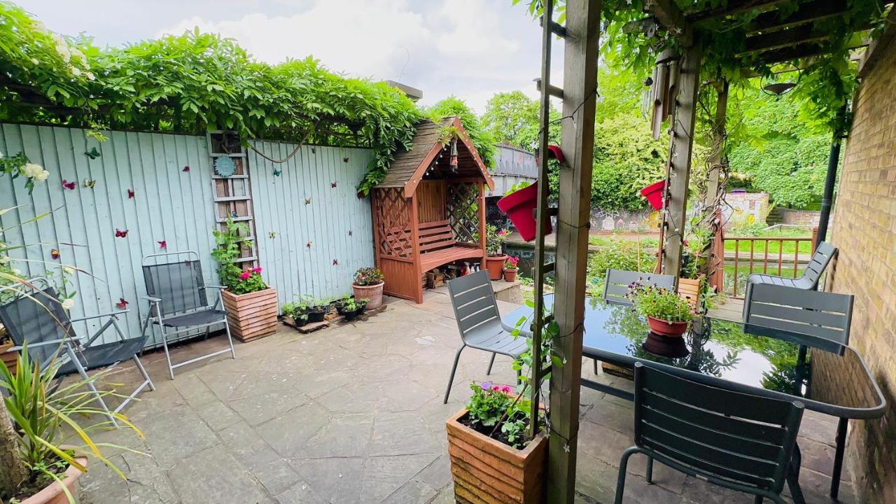 Amazing Location - City Of London- 2 Bedroom Stunning Canal View House With Private Garden,Parking & Balcony Kültér fotó