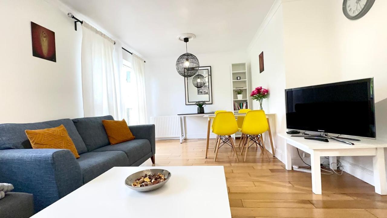 Amazing Location - City Of London- 2 Bedroom Stunning Canal View House With Private Garden,Parking & Balcony Kültér fotó