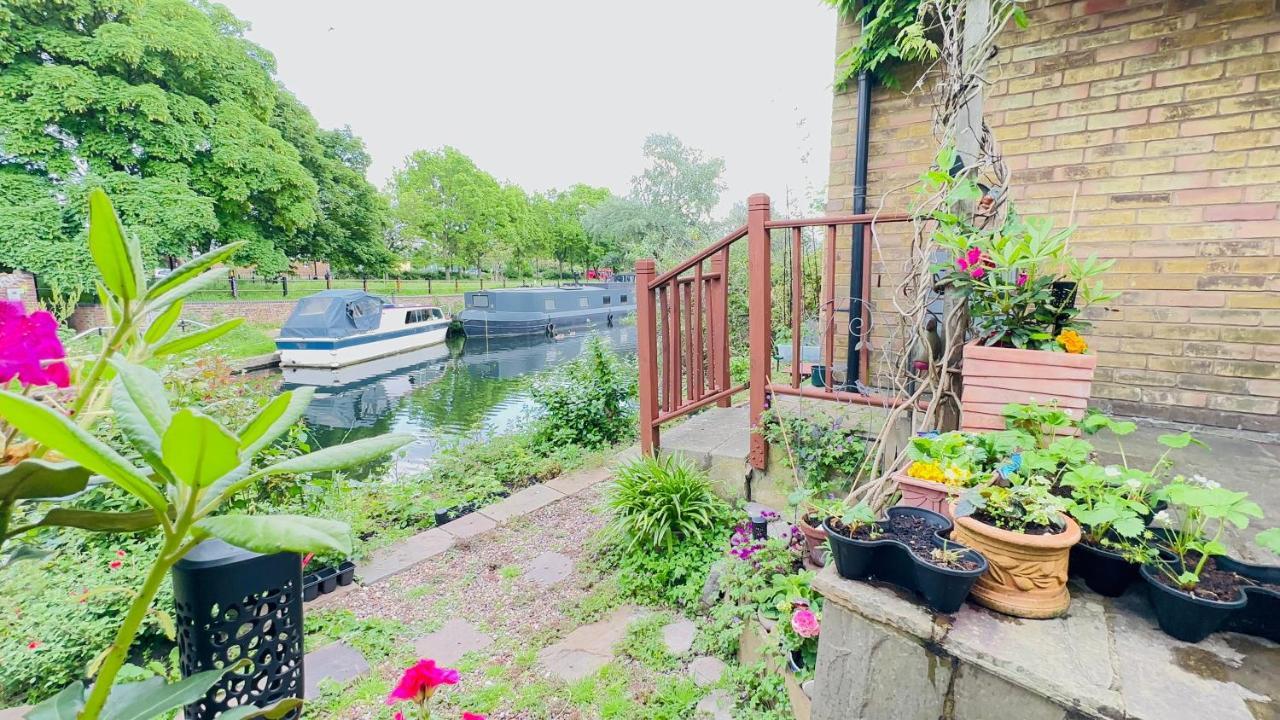 Amazing Location - City Of London- 2 Bedroom Stunning Canal View House With Private Garden,Parking & Balcony Kültér fotó