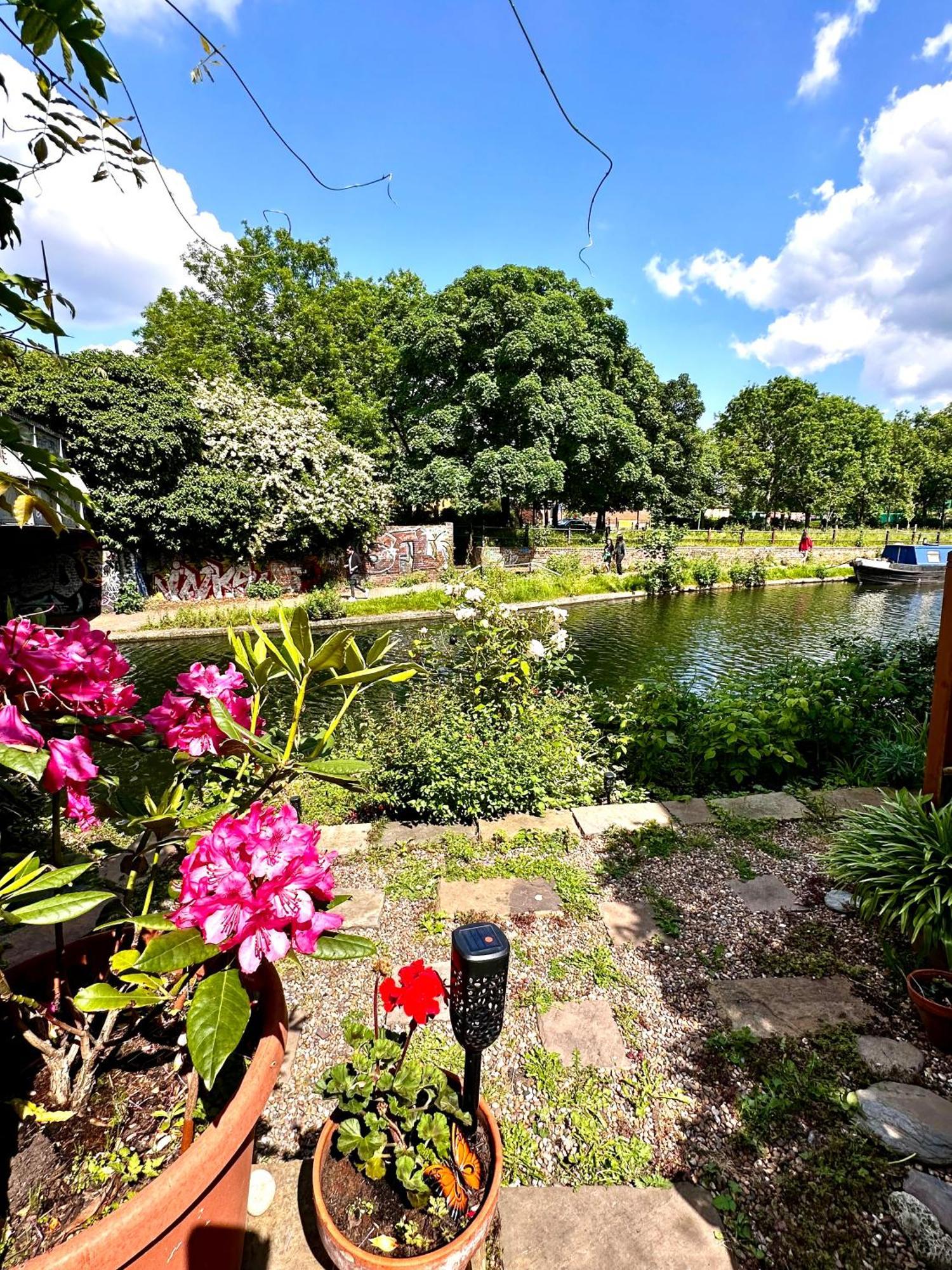 Amazing Location - City Of London- 2 Bedroom Stunning Canal View House With Private Garden,Parking & Balcony Kültér fotó