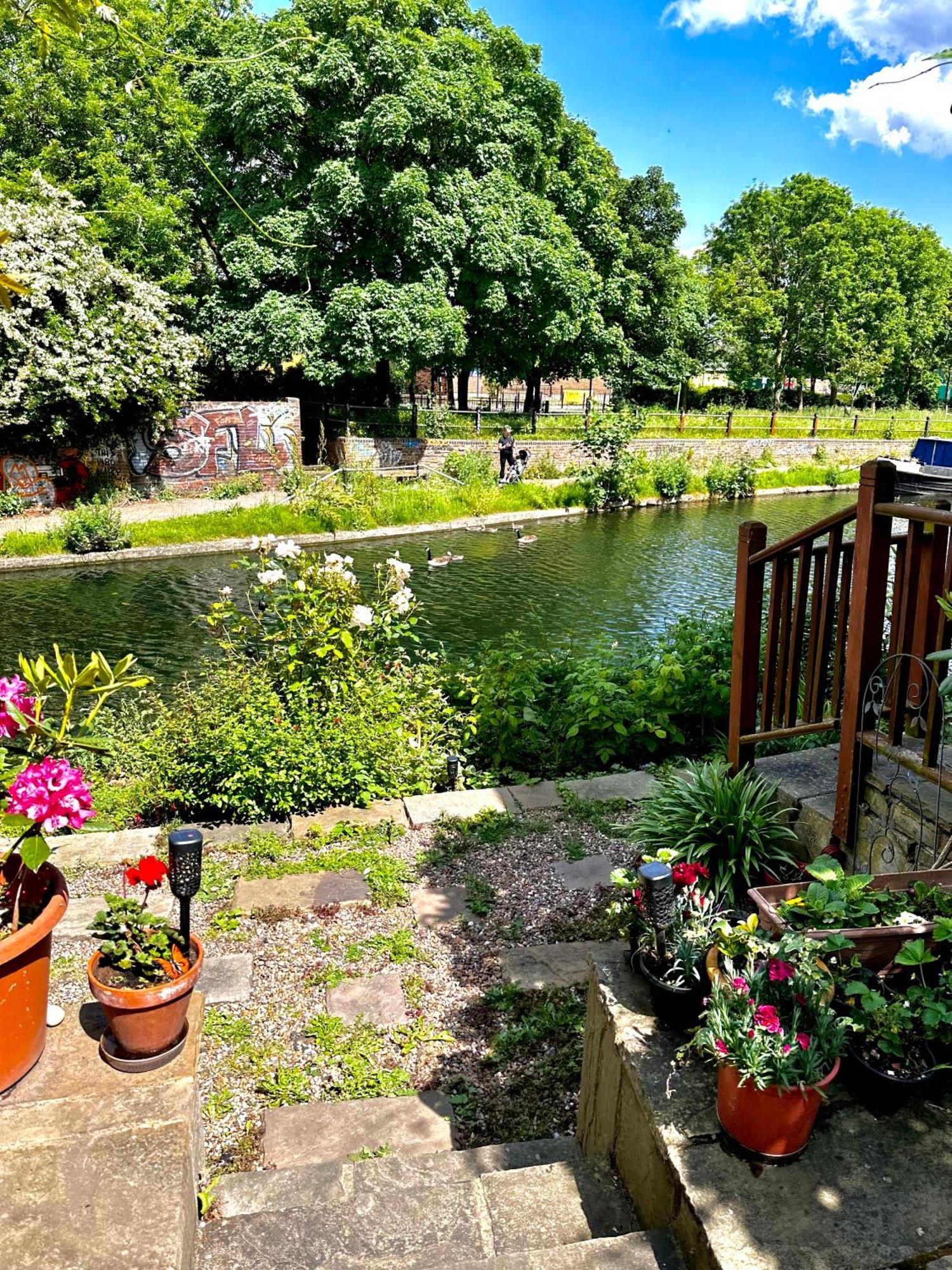 Amazing Location - City Of London- 2 Bedroom Stunning Canal View House With Private Garden,Parking & Balcony Kültér fotó